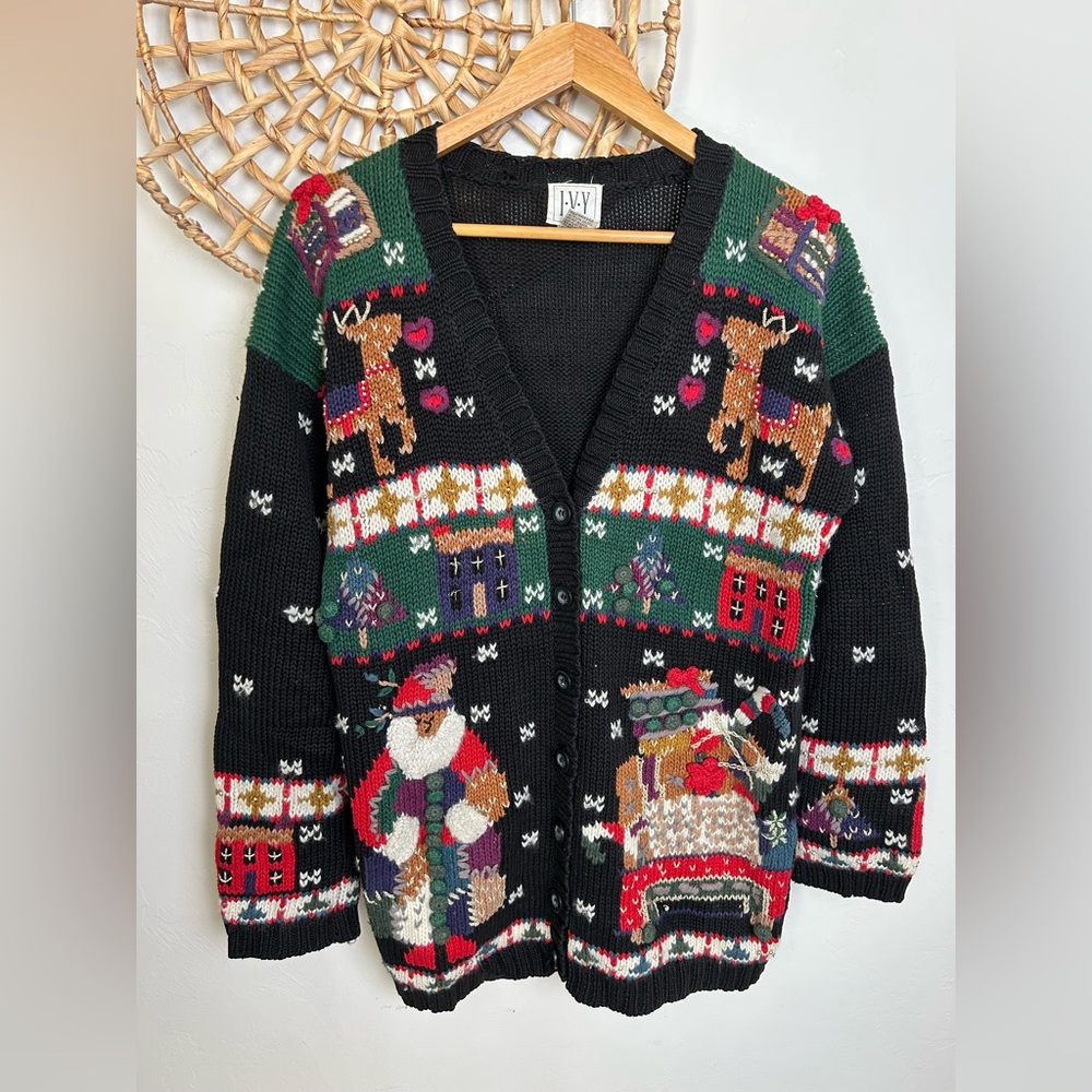 Vintage Women's Festive Black Sweater